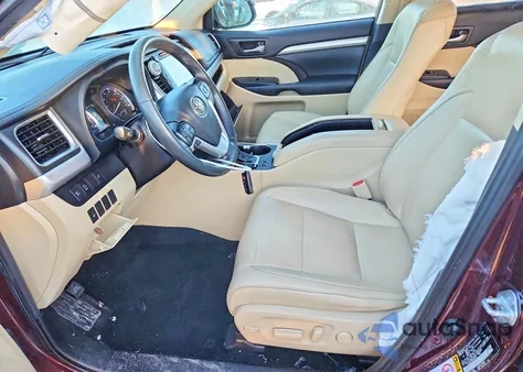 2019 Toyota Highlander Se z USA, uszkodzony, nr VIN 5TDJZRFH2KS968435